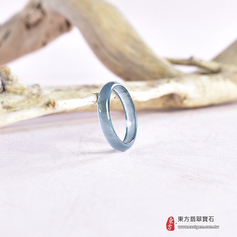 翡翠戒指|天然玉石玉戒・日常配戴與送禮款式|圓滿和合・平安順遂・吉祥如意・福氣常伴・情緣長久|翡翠玉戒・版指戒・板指戒・結婚戒指・男女對戒・情侶對戒|可客製化訂做各式翡翠戒指、吊墜、玉珮與項鍊|RNG1061|商品照片與資料介紹 6 翡翠戒指|天然玉石玉戒・日常配戴與送禮款式|圓滿和合・平安順遂・吉祥如意・福氣常伴・情緣長久|翡翠玉戒・版指戒・板指戒・結婚戒指・男女對戒・情侶對戒|可客製化訂做各式翡翠戒指、吊墜、玉珮與項鍊|RNG1061|商品照片與資料介紹 6