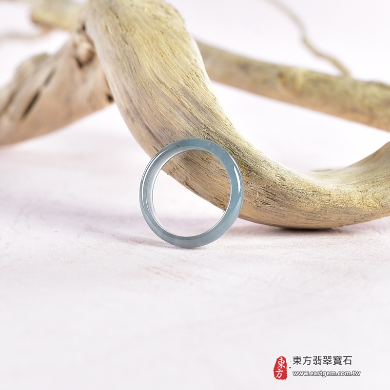 翡翠戒指|天然玉石玉戒・日常配戴與送禮款式|圓滿和合・平安順遂・吉祥如意・福氣常伴・情緣長久|翡翠玉戒・版指戒・板指戒・結婚戒指・男女對戒・情侶對戒|可客製化訂做各式翡翠戒指、吊墜、玉珮與項鍊|RNG1065|商品照片與資料介紹 6 翡翠戒指|天然玉石玉戒・日常配戴與送禮款式|圓滿和合・平安順遂・吉祥如意・福氣常伴・情緣長久|翡翠玉戒・版指戒・板指戒・結婚戒指・男女對戒・情侶對戒|可客製化訂做各式翡翠戒指、吊墜、玉珮與項鍊|RNG1065|商品照片與資料介紹 6