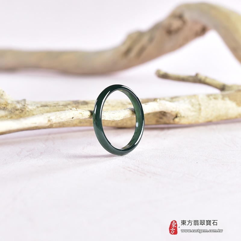 翡翠戒指|天然玉石玉戒・日常配戴與送禮款式|圓滿和合・平安順遂・吉祥如意・福氣常伴・情緣長久|翡翠玉戒・版指戒・板指戒・結婚戒指・男女對戒・情侶對戒|可客製化訂做各式翡翠戒指、吊墜、玉珮與項鍊|RNG1068|商品照片與資料介紹 6 翡翠戒指|天然玉石玉戒・日常配戴與送禮款式|圓滿和合・平安順遂・吉祥如意・福氣常伴・情緣長久|翡翠玉戒・版指戒・板指戒・結婚戒指・男女對戒・情侶對戒|可客製化訂做各式翡翠戒指、吊墜、玉珮與項鍊|RNG1068|商品照片與資料介紹 6