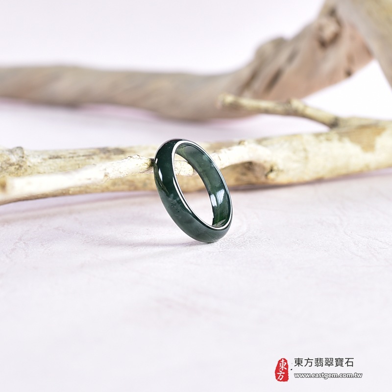 翡翠戒指|天然玉石玉戒・日常配戴與送禮款式|圓滿和合・平安順遂・吉祥如意・福氣常伴・情緣長久|翡翠玉戒・版指戒・板指戒・結婚戒指・男女對戒・情侶對戒|可客製化訂做各式翡翠戒指、吊墜、玉珮與項鍊|RNG1069|商品照片與資料介紹 7 翡翠戒指|天然玉石玉戒・日常配戴與送禮款式|圓滿和合・平安順遂・吉祥如意・福氣常伴・情緣長久|翡翠玉戒・版指戒・板指戒・結婚戒指・男女對戒・情侶對戒|可客製化訂做各式翡翠戒指、吊墜、玉珮與項鍊|RNG1069|商品照片與資料介紹 7