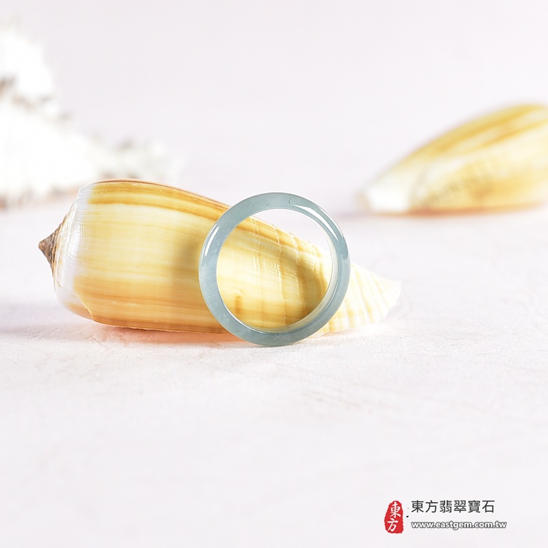 翡翠戒指|天然玉石玉戒・日常配戴與送禮款式|圓滿和合・平安順遂・吉祥如意・福氣常伴・情緣長久|翡翠玉戒・版指戒・板指戒・結婚戒指・男女對戒・情侶對戒|可客製化訂做各式翡翠戒指、吊墜、玉珮與項鍊|RNG1074|商品照片與資料介紹 5 翡翠戒指|天然玉石玉戒・日常配戴與送禮款式|圓滿和合・平安順遂・吉祥如意・福氣常伴・情緣長久|翡翠玉戒・版指戒・板指戒・結婚戒指・男女對戒・情侶對戒|可客製化訂做各式翡翠戒指、吊墜、玉珮與項鍊|RNG1074|商品照片與資料介紹 5