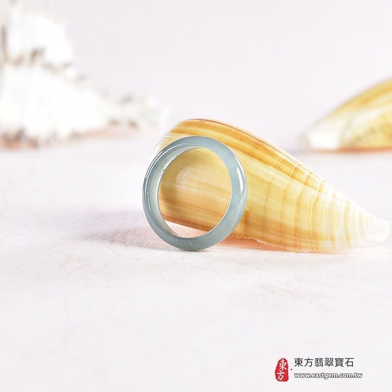 翡翠戒指|天然玉石玉戒・日常配戴與送禮款式|圓滿和合・平安順遂・吉祥如意・福氣常伴・情緣長久|翡翠玉戒・版指戒・板指戒・結婚戒指・男女對戒・情侶對戒|可客製化訂做各式翡翠戒指、吊墜、玉珮與項鍊|RNG1074|商品照片與資料介紹 6 翡翠戒指|天然玉石玉戒・日常配戴與送禮款式|圓滿和合・平安順遂・吉祥如意・福氣常伴・情緣長久|翡翠玉戒・版指戒・板指戒・結婚戒指・男女對戒・情侶對戒|可客製化訂做各式翡翠戒指、吊墜、玉珮與項鍊|RNG1074|商品照片與資料介紹 6