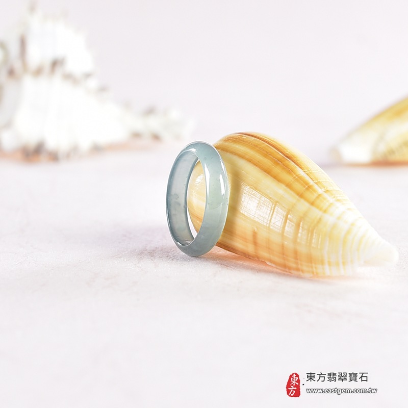 翡翠戒指|天然玉石玉戒・日常配戴與送禮款式|圓滿和合・平安順遂・吉祥如意・福氣常伴・情緣長久|翡翠玉戒・版指戒・板指戒・結婚戒指・男女對戒・情侶對戒|可客製化訂做各式翡翠戒指、吊墜、玉珮與項鍊|RNG1074|商品照片與資料介紹 7 翡翠戒指|天然玉石玉戒・日常配戴與送禮款式|圓滿和合・平安順遂・吉祥如意・福氣常伴・情緣長久|翡翠玉戒・版指戒・板指戒・結婚戒指・男女對戒・情侶對戒|可客製化訂做各式翡翠戒指、吊墜、玉珮與項鍊|RNG1074|商品照片與資料介紹 7