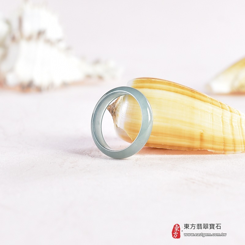 翡翠戒指|天然玉石玉戒・日常配戴與送禮款式|圓滿和合・平安順遂・吉祥如意・福氣常伴・情緣長久|翡翠玉戒・版指戒・板指戒・結婚戒指・男女對戒・情侶對戒|可客製化訂做各式翡翠戒指、吊墜、玉珮與項鍊|RNG1074|商品照片與資料介紹 8 翡翠戒指|天然玉石玉戒・日常配戴與送禮款式|圓滿和合・平安順遂・吉祥如意・福氣常伴・情緣長久|翡翠玉戒・版指戒・板指戒・結婚戒指・男女對戒・情侶對戒|可客製化訂做各式翡翠戒指、吊墜、玉珮與項鍊|RNG1074|商品照片與資料介紹 8