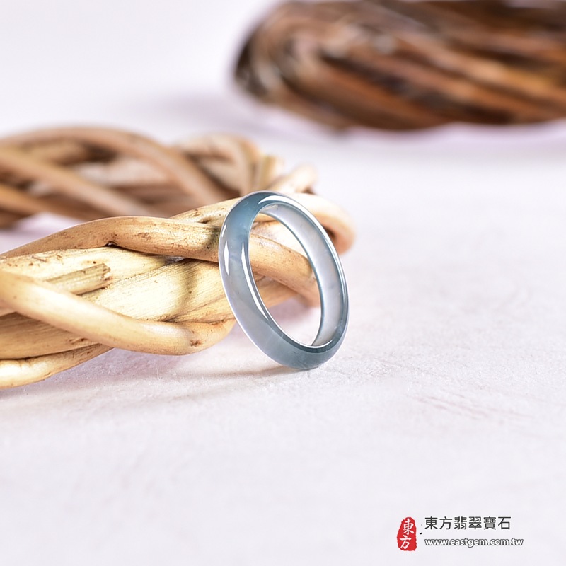 翡翠戒指|天然玉石玉戒・日常配戴與送禮款式|圓滿和合・平安順遂・吉祥如意・福氣常伴・情緣長久|翡翠玉戒・版指戒・板指戒・結婚戒指・男女對戒・情侶對戒|可客製化訂做各式翡翠戒指、吊墜、玉珮與項鍊|RNG1077|商品照片與資料介紹 6 翡翠戒指|天然玉石玉戒・日常配戴與送禮款式|圓滿和合・平安順遂・吉祥如意・福氣常伴・情緣長久|翡翠玉戒・版指戒・板指戒・結婚戒指・男女對戒・情侶對戒|可客製化訂做各式翡翠戒指、吊墜、玉珮與項鍊|RNG1077|商品照片與資料介紹 6