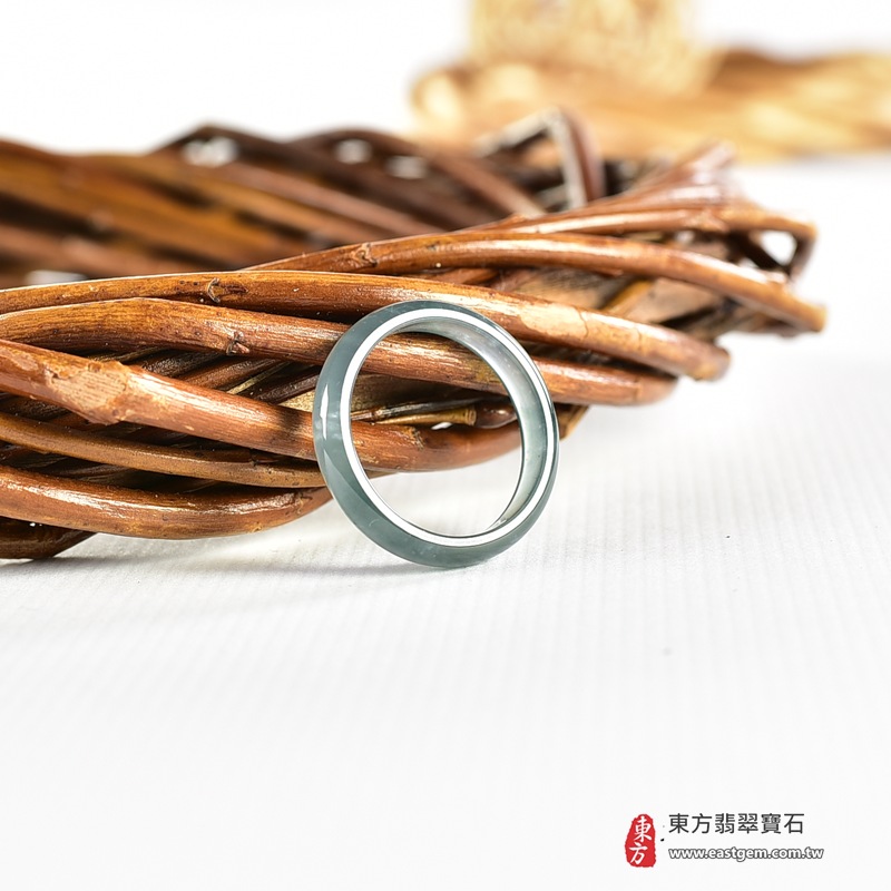 翡翠戒指|天然玉石玉戒・日常配戴與送禮款式|圓滿和合・平安順遂・吉祥如意・福氣常伴・情緣長久|翡翠玉戒・版指戒・板指戒・結婚戒指・男女對戒・情侶對戒|可客製化訂做各式翡翠戒指、吊墜、玉珮與項鍊|RNG1087|商品照片與資料介紹 5 翡翠戒指|天然玉石玉戒・日常配戴與送禮款式|圓滿和合・平安順遂・吉祥如意・福氣常伴・情緣長久|翡翠玉戒・版指戒・板指戒・結婚戒指・男女對戒・情侶對戒|可客製化訂做各式翡翠戒指、吊墜、玉珮與項鍊|RNG1087|商品照片與資料介紹 5