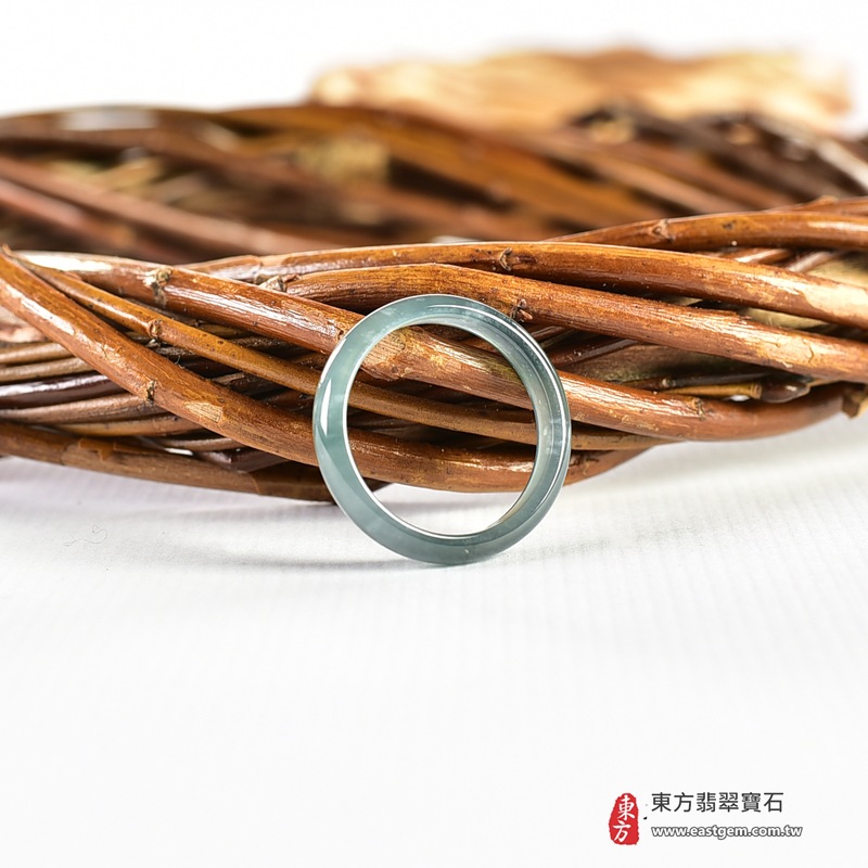 翡翠戒指|天然玉石玉戒・日常配戴與送禮款式|圓滿和合・平安順遂・吉祥如意・福氣常伴・情緣長久|翡翠玉戒・版指戒・板指戒・結婚戒指・男女對戒・情侶對戒|可客製化訂做各式翡翠戒指、吊墜、玉珮與項鍊|RNG1087|商品照片與資料介紹 7 翡翠戒指|天然玉石玉戒・日常配戴與送禮款式|圓滿和合・平安順遂・吉祥如意・福氣常伴・情緣長久|翡翠玉戒・版指戒・板指戒・結婚戒指・男女對戒・情侶對戒|可客製化訂做各式翡翠戒指、吊墜、玉珮與項鍊|RNG1087|商品照片與資料介紹 7