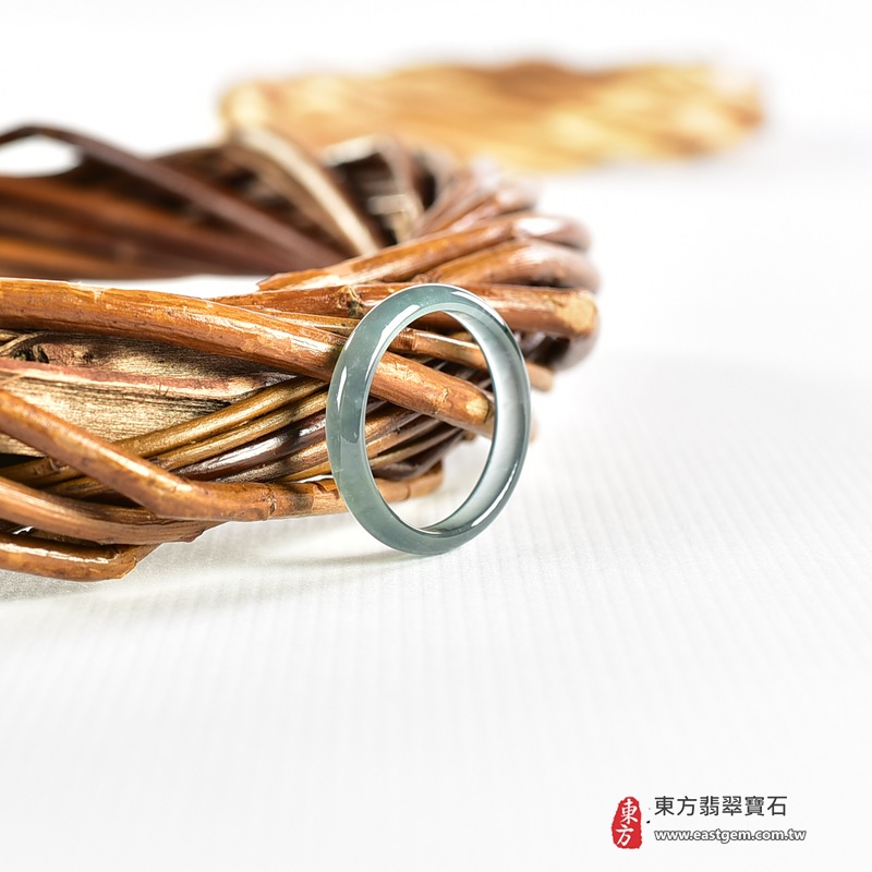 翡翠戒指|天然玉石玉戒・日常配戴與送禮款式|圓滿和合・平安順遂・吉祥如意・福氣常伴・情緣長久|翡翠玉戒・版指戒・板指戒・結婚戒指・男女對戒・情侶對戒|可客製化訂做各式翡翠戒指、吊墜、玉珮與項鍊|RNG1089|商品照片與資料介紹 6 翡翠戒指|天然玉石玉戒・日常配戴與送禮款式|圓滿和合・平安順遂・吉祥如意・福氣常伴・情緣長久|翡翠玉戒・版指戒・板指戒・結婚戒指・男女對戒・情侶對戒|可客製化訂做各式翡翠戒指、吊墜、玉珮與項鍊|RNG1089|商品照片與資料介紹 6