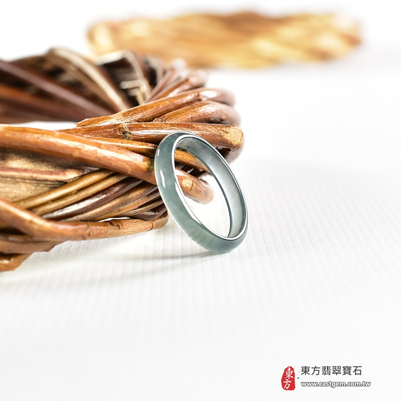 翡翠戒指|天然玉石玉戒・日常配戴與送禮款式|圓滿和合・平安順遂・吉祥如意・福氣常伴・情緣長久|翡翠玉戒・版指戒・板指戒・結婚戒指・男女對戒・情侶對戒|可客製化訂做各式翡翠戒指、吊墜、玉珮與項鍊|RNG1089|商品照片與資料介紹 7 翡翠戒指|天然玉石玉戒・日常配戴與送禮款式|圓滿和合・平安順遂・吉祥如意・福氣常伴・情緣長久|翡翠玉戒・版指戒・板指戒・結婚戒指・男女對戒・情侶對戒|可客製化訂做各式翡翠戒指、吊墜、玉珮與項鍊|RNG1089|商品照片與資料介紹 7