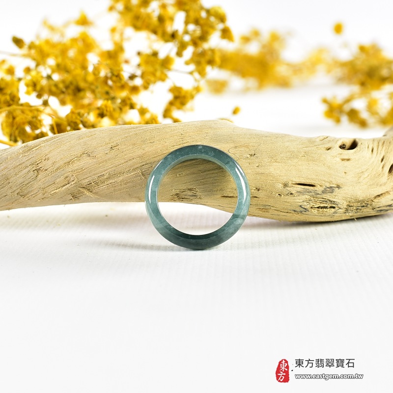 翡翠戒指|天然玉石玉戒・日常配戴與送禮款式|圓滿和合・平安順遂・吉祥如意・福氣常伴・情緣長久|翡翠玉戒・版指戒・板指戒・結婚戒指・男女對戒・情侶對戒|可客製化訂做各式翡翠戒指、吊墜、玉珮與項鍊|RNG1097|商品照片與資料介紹 4 翡翠戒指|天然玉石玉戒・日常配戴與送禮款式|圓滿和合・平安順遂・吉祥如意・福氣常伴・情緣長久|翡翠玉戒・版指戒・板指戒・結婚戒指・男女對戒・情侶對戒|可客製化訂做各式翡翠戒指、吊墜、玉珮與項鍊|RNG1097|商品照片與資料介紹 4