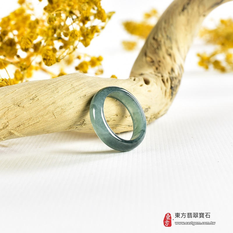 翡翠戒指|天然玉石玉戒・日常配戴與送禮款式|圓滿和合・平安順遂・吉祥如意・福氣常伴・情緣長久|翡翠玉戒・版指戒・板指戒・結婚戒指・男女對戒・情侶對戒|可客製化訂做各式翡翠戒指、吊墜、玉珮與項鍊|RNG1097|商品照片與資料介紹 6 翡翠戒指|天然玉石玉戒・日常配戴與送禮款式|圓滿和合・平安順遂・吉祥如意・福氣常伴・情緣長久|翡翠玉戒・版指戒・板指戒・結婚戒指・男女對戒・情侶對戒|可客製化訂做各式翡翠戒指、吊墜、玉珮與項鍊|RNG1097|商品照片與資料介紹 6