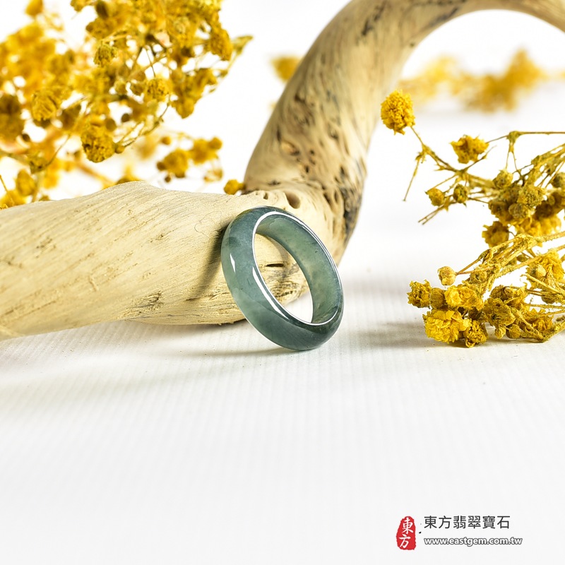 翡翠戒指|天然玉石玉戒・日常配戴與送禮款式|圓滿和合・平安順遂・吉祥如意・福氣常伴・情緣長久|翡翠玉戒・版指戒・板指戒・結婚戒指・男女對戒・情侶對戒|可客製化訂做各式翡翠戒指、吊墜、玉珮與項鍊|RNG1097|商品照片與資料介紹 7 翡翠戒指|天然玉石玉戒・日常配戴與送禮款式|圓滿和合・平安順遂・吉祥如意・福氣常伴・情緣長久|翡翠玉戒・版指戒・板指戒・結婚戒指・男女對戒・情侶對戒|可客製化訂做各式翡翠戒指、吊墜、玉珮與項鍊|RNG1097|商品照片與資料介紹 7