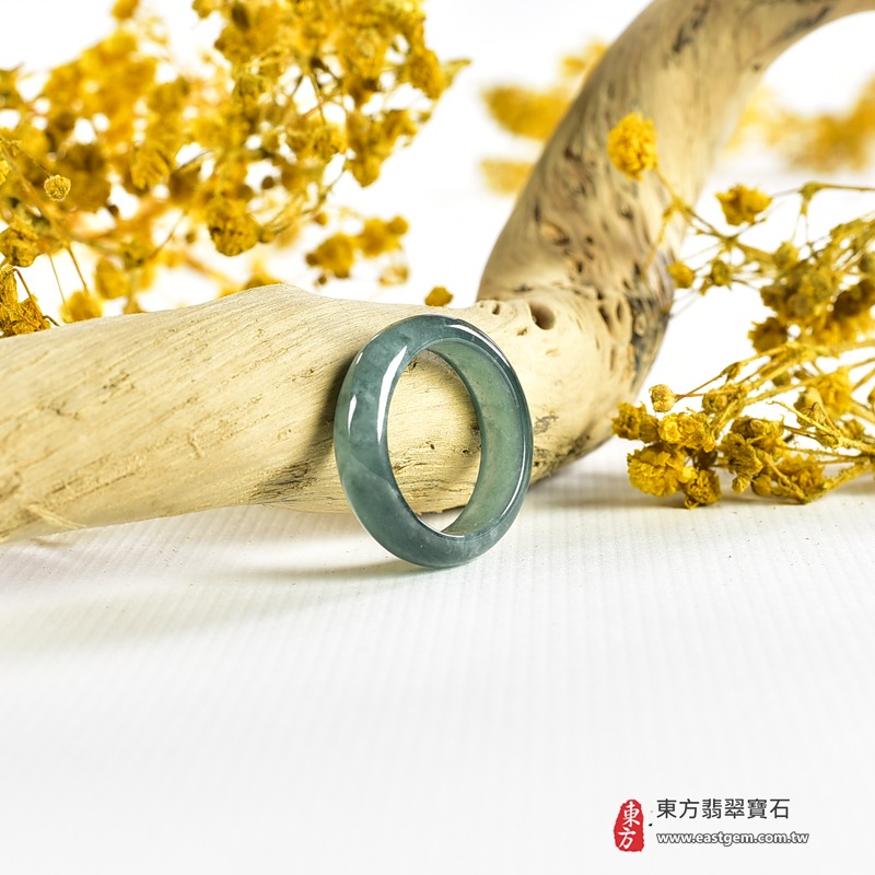 翡翠戒指|天然玉石玉戒・日常配戴與送禮款式|圓滿和合・平安順遂・吉祥如意・福氣常伴・情緣長久|翡翠玉戒・版指戒・板指戒・結婚戒指・男女對戒・情侶對戒|可客製化訂做各式翡翠戒指、吊墜、玉珮與項鍊|RNG1097|商品照片與資料介紹 8 翡翠戒指|天然玉石玉戒・日常配戴與送禮款式|圓滿和合・平安順遂・吉祥如意・福氣常伴・情緣長久|翡翠玉戒・版指戒・板指戒・結婚戒指・男女對戒・情侶對戒|可客製化訂做各式翡翠戒指、吊墜、玉珮與項鍊|RNG1097|商品照片與資料介紹 8