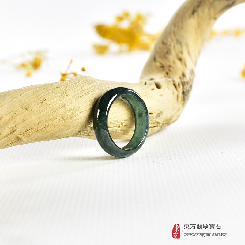翡翠戒指|天然玉石玉戒・日常配戴與送禮款式|圓滿和合・平安順遂・吉祥如意・福氣常伴・情緣長久|翡翠玉戒・版指戒・板指戒・結婚戒指・男女對戒・情侶對戒|可客製化訂做各式翡翠戒指、吊墜、玉珮與項鍊|RNG1099|商品照片與資料介紹 6 翡翠戒指|天然玉石玉戒・日常配戴與送禮款式|圓滿和合・平安順遂・吉祥如意・福氣常伴・情緣長久|翡翠玉戒・版指戒・板指戒・結婚戒指・男女對戒・情侶對戒|可客製化訂做各式翡翠戒指、吊墜、玉珮與項鍊|RNG1099|商品照片與資料介紹 6