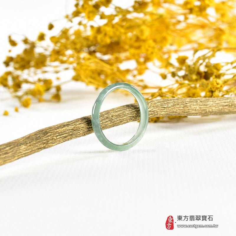 翡翠戒指|天然玉石玉戒・日常配戴與送禮款式|圓滿和合・平安順遂・吉祥如意・福氣常伴・情緣長久|翡翠玉戒・版指戒・板指戒・結婚戒指・男女對戒・情侶對戒|可客製化訂做各式翡翠戒指、吊墜、玉珮與項鍊|RNG1107|商品照片與資料介紹 6 翡翠戒指|天然玉石玉戒・日常配戴與送禮款式|圓滿和合・平安順遂・吉祥如意・福氣常伴・情緣長久|翡翠玉戒・版指戒・板指戒・結婚戒指・男女對戒・情侶對戒|可客製化訂做各式翡翠戒指、吊墜、玉珮與項鍊|RNG1107|商品照片與資料介紹 6