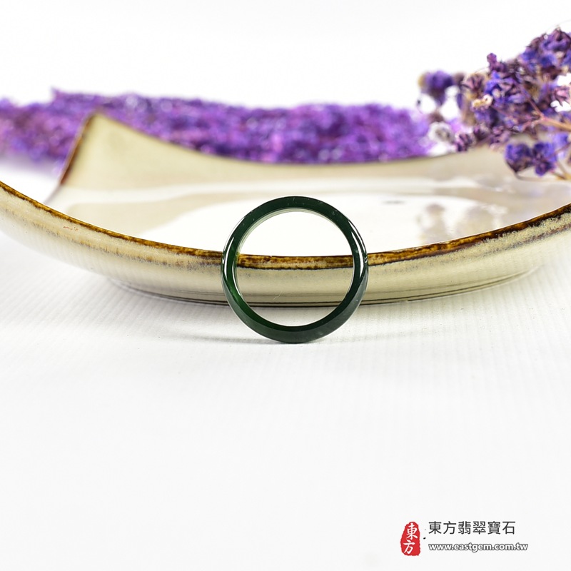 翡翠戒指|天然玉石玉戒・日常配戴與送禮款式|圓滿和合・平安順遂・吉祥如意・福氣常伴・情緣長久|翡翠玉戒・版指戒・板指戒・結婚戒指・男女對戒・情侶對戒|可客製化訂做各式翡翠戒指、吊墜、玉珮與項鍊|RNG1110|商品照片與資料介紹 5 翡翠戒指|天然玉石玉戒・日常配戴與送禮款式|圓滿和合・平安順遂・吉祥如意・福氣常伴・情緣長久|翡翠玉戒・版指戒・板指戒・結婚戒指・男女對戒・情侶對戒|可客製化訂做各式翡翠戒指、吊墜、玉珮與項鍊|RNG1110|商品照片與資料介紹 5