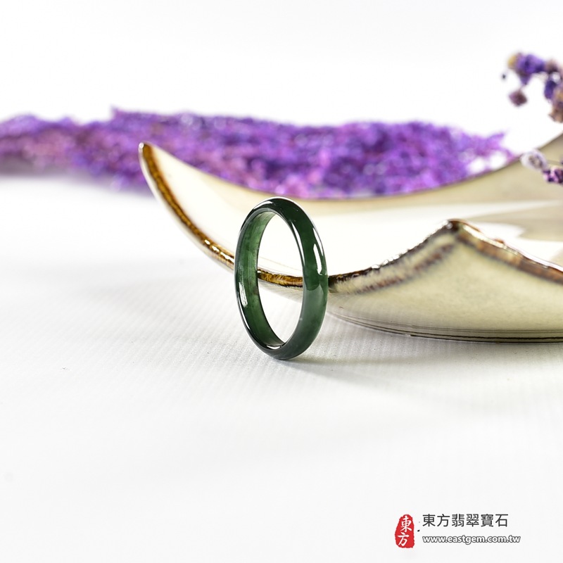 翡翠戒指|天然玉石玉戒・日常配戴與送禮款式|圓滿和合・平安順遂・吉祥如意・福氣常伴・情緣長久|翡翠玉戒・版指戒・板指戒・結婚戒指・男女對戒・情侶對戒|可客製化訂做各式翡翠戒指、吊墜、玉珮與項鍊|RNG1111|商品照片與資料介紹 3 翡翠戒指|天然玉石玉戒・日常配戴與送禮款式|圓滿和合・平安順遂・吉祥如意・福氣常伴・情緣長久|翡翠玉戒・版指戒・板指戒・結婚戒指・男女對戒・情侶對戒|可客製化訂做各式翡翠戒指、吊墜、玉珮與項鍊|RNG1111|商品照片與資料介紹 3