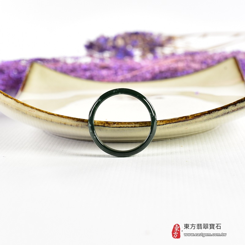 翡翠戒指|天然玉石玉戒・日常配戴與送禮款式|圓滿和合・平安順遂・吉祥如意・福氣常伴・情緣長久|翡翠玉戒・版指戒・板指戒・結婚戒指・男女對戒・情侶對戒|可客製化訂做各式翡翠戒指、吊墜、玉珮與項鍊|RNG1111|商品照片與資料介紹 5 翡翠戒指|天然玉石玉戒・日常配戴與送禮款式|圓滿和合・平安順遂・吉祥如意・福氣常伴・情緣長久|翡翠玉戒・版指戒・板指戒・結婚戒指・男女對戒・情侶對戒|可客製化訂做各式翡翠戒指、吊墜、玉珮與項鍊|RNG1111|商品照片與資料介紹 5