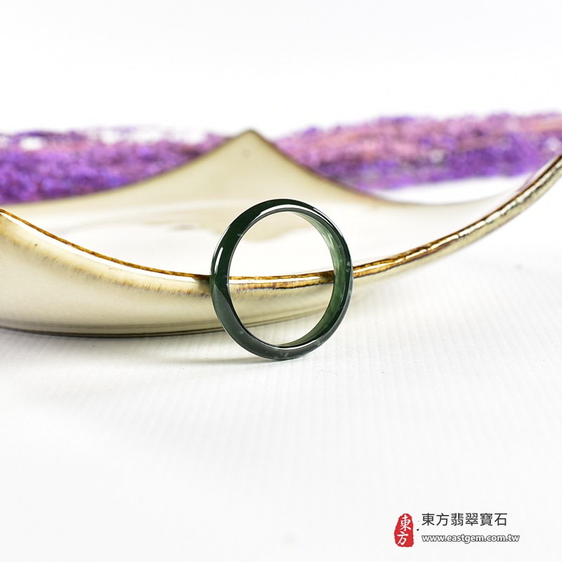 翡翠戒指|天然玉石玉戒・日常配戴與送禮款式|圓滿和合・平安順遂・吉祥如意・福氣常伴・情緣長久|翡翠玉戒・版指戒・板指戒・結婚戒指・男女對戒・情侶對戒|可客製化訂做各式翡翠戒指、吊墜、玉珮與項鍊|RNG1111|商品照片與資料介紹 6 翡翠戒指|天然玉石玉戒・日常配戴與送禮款式|圓滿和合・平安順遂・吉祥如意・福氣常伴・情緣長久|翡翠玉戒・版指戒・板指戒・結婚戒指・男女對戒・情侶對戒|可客製化訂做各式翡翠戒指、吊墜、玉珮與項鍊|RNG1111|商品照片與資料介紹 6