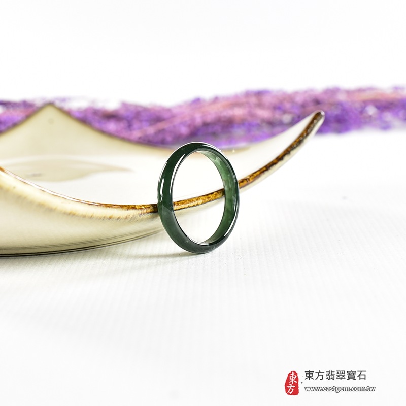 翡翠戒指|天然玉石玉戒・日常配戴與送禮款式|圓滿和合・平安順遂・吉祥如意・福氣常伴・情緣長久|翡翠玉戒・版指戒・板指戒・結婚戒指・男女對戒・情侶對戒|可客製化訂做各式翡翠戒指、吊墜、玉珮與項鍊|RNG1111|商品照片與資料介紹 7 翡翠戒指|天然玉石玉戒・日常配戴與送禮款式|圓滿和合・平安順遂・吉祥如意・福氣常伴・情緣長久|翡翠玉戒・版指戒・板指戒・結婚戒指・男女對戒・情侶對戒|可客製化訂做各式翡翠戒指、吊墜、玉珮與項鍊|RNG1111|商品照片與資料介紹 7