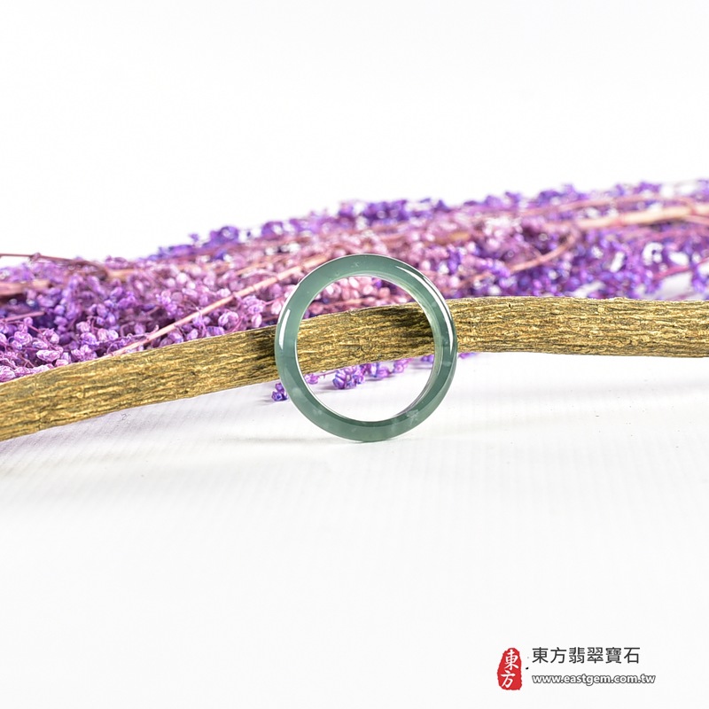 翡翠戒指|天然玉石玉戒・日常配戴與送禮款式|圓滿和合・平安順遂・吉祥如意・福氣常伴・情緣長久|翡翠玉戒・版指戒・板指戒・結婚戒指・男女對戒・情侶對戒|可客製化訂做各式翡翠戒指、吊墜、玉珮與項鍊|RNG1112|商品照片與資料介紹 4 翡翠戒指|天然玉石玉戒・日常配戴與送禮款式|圓滿和合・平安順遂・吉祥如意・福氣常伴・情緣長久|翡翠玉戒・版指戒・板指戒・結婚戒指・男女對戒・情侶對戒|可客製化訂做各式翡翠戒指、吊墜、玉珮與項鍊|RNG1112|商品照片與資料介紹 4