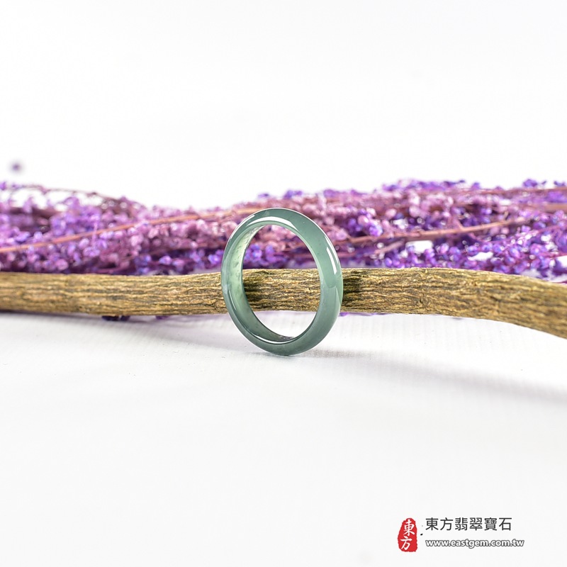 翡翠戒指|天然玉石玉戒・日常配戴與送禮款式|圓滿和合・平安順遂・吉祥如意・福氣常伴・情緣長久|翡翠玉戒・版指戒・板指戒・結婚戒指・男女對戒・情侶對戒|可客製化訂做各式翡翠戒指、吊墜、玉珮與項鍊|RNG1112|商品照片與資料介紹 5 翡翠戒指|天然玉石玉戒・日常配戴與送禮款式|圓滿和合・平安順遂・吉祥如意・福氣常伴・情緣長久|翡翠玉戒・版指戒・板指戒・結婚戒指・男女對戒・情侶對戒|可客製化訂做各式翡翠戒指、吊墜、玉珮與項鍊|RNG1112|商品照片與資料介紹 5