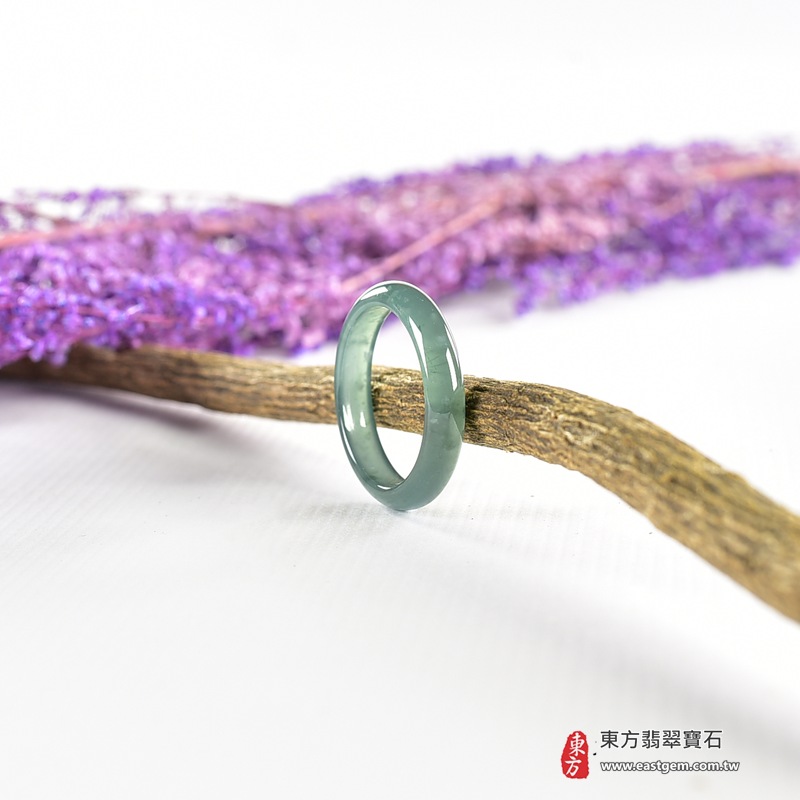 翡翠戒指|天然玉石玉戒・日常配戴與送禮款式|圓滿和合・平安順遂・吉祥如意・福氣常伴・情緣長久|翡翠玉戒・版指戒・板指戒・結婚戒指・男女對戒・情侶對戒|可客製化訂做各式翡翠戒指、吊墜、玉珮與項鍊|RNG1112|商品照片與資料介紹 7 翡翠戒指|天然玉石玉戒・日常配戴與送禮款式|圓滿和合・平安順遂・吉祥如意・福氣常伴・情緣長久|翡翠玉戒・版指戒・板指戒・結婚戒指・男女對戒・情侶對戒|可客製化訂做各式翡翠戒指、吊墜、玉珮與項鍊|RNG1112|商品照片與資料介紹 7