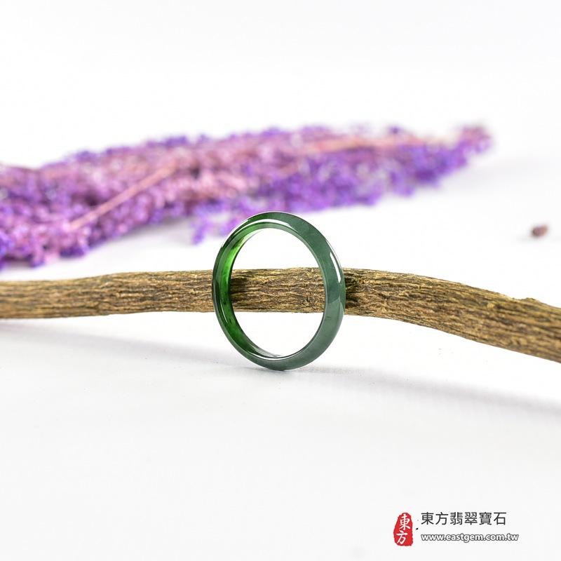 翡翠戒指|天然玉石玉戒・日常配戴與送禮款式|圓滿和合・平安順遂・吉祥如意・福氣常伴・情緣長久|翡翠玉戒・版指戒・板指戒・結婚戒指・男女對戒・情侶對戒|可客製化訂做各式翡翠戒指、吊墜、玉珮與項鍊|RNG1113|商品照片與資料介紹 4 翡翠戒指|天然玉石玉戒・日常配戴與送禮款式|圓滿和合・平安順遂・吉祥如意・福氣常伴・情緣長久|翡翠玉戒・版指戒・板指戒・結婚戒指・男女對戒・情侶對戒|可客製化訂做各式翡翠戒指、吊墜、玉珮與項鍊|RNG1113|商品照片與資料介紹 4