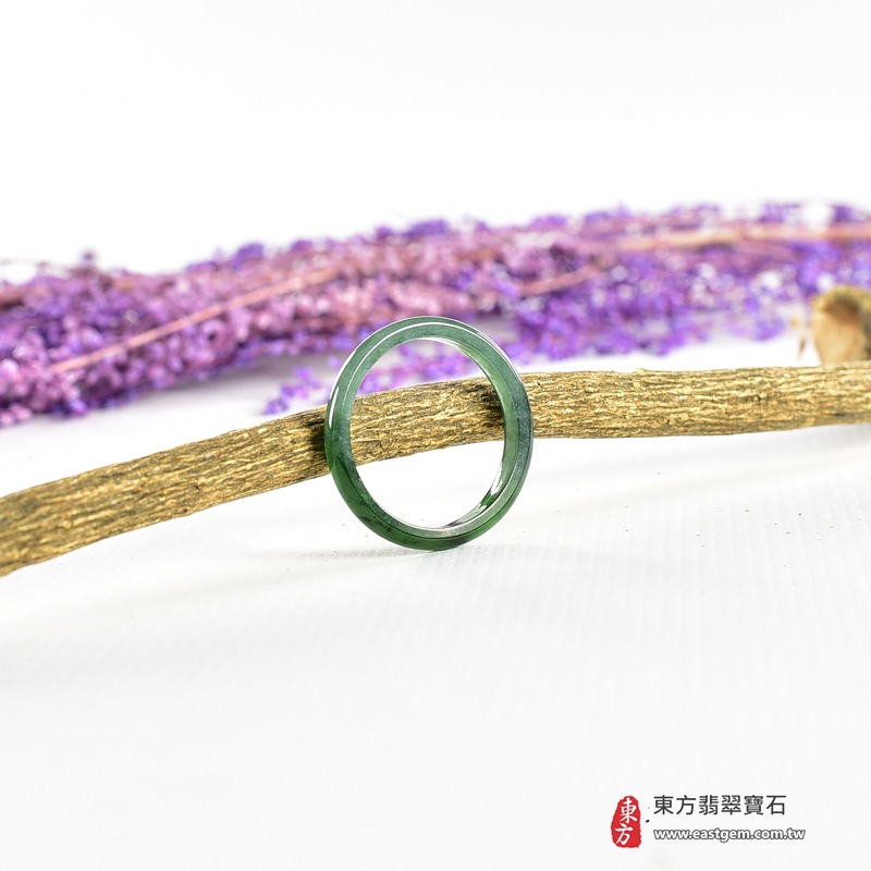 翡翠戒指|天然玉石玉戒・日常配戴與送禮款式|圓滿和合・平安順遂・吉祥如意・福氣常伴・情緣長久|翡翠玉戒・版指戒・板指戒・結婚戒指・男女對戒・情侶對戒|可客製化訂做各式翡翠戒指、吊墜、玉珮與項鍊|RNG1113|商品照片與資料介紹 6 翡翠戒指|天然玉石玉戒・日常配戴與送禮款式|圓滿和合・平安順遂・吉祥如意・福氣常伴・情緣長久|翡翠玉戒・版指戒・板指戒・結婚戒指・男女對戒・情侶對戒|可客製化訂做各式翡翠戒指、吊墜、玉珮與項鍊|RNG1113|商品照片與資料介紹 6
