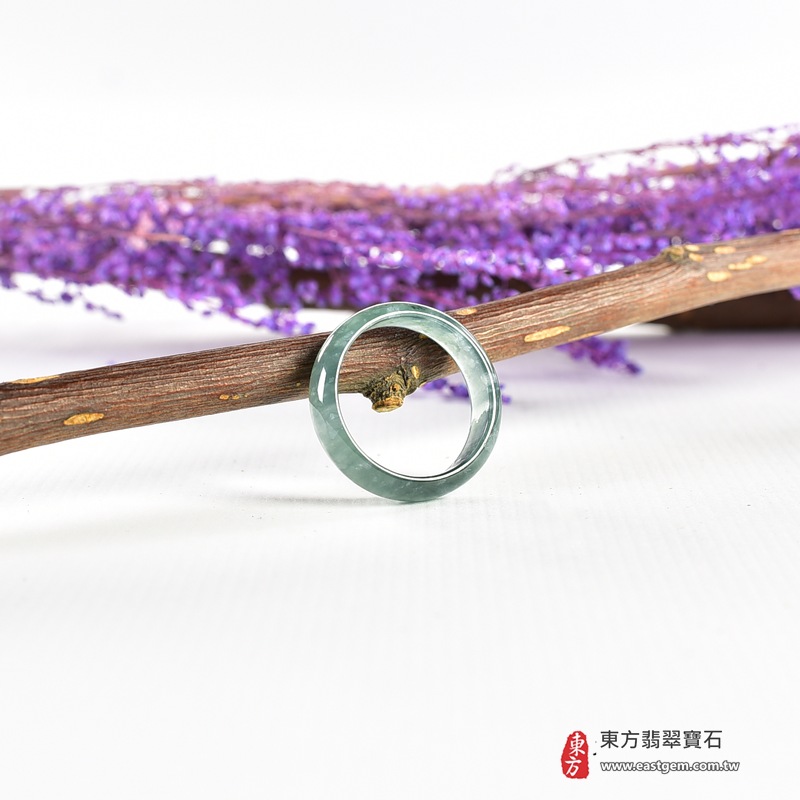 翡翠戒指|天然玉石玉戒・日常配戴與送禮款式|圓滿和合・平安順遂・吉祥如意・福氣常伴・情緣長久|翡翠玉戒・版指戒・板指戒・結婚戒指・男女對戒・情侶對戒|可客製化訂做各式翡翠戒指、吊墜、玉珮與項鍊|RNG1117|商品照片與資料介紹 4 翡翠戒指|天然玉石玉戒・日常配戴與送禮款式|圓滿和合・平安順遂・吉祥如意・福氣常伴・情緣長久|翡翠玉戒・版指戒・板指戒・結婚戒指・男女對戒・情侶對戒|可客製化訂做各式翡翠戒指、吊墜、玉珮與項鍊|RNG1117|商品照片與資料介紹 4