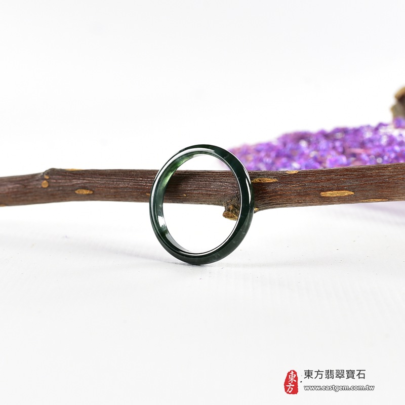 翡翠戒指|天然玉石玉戒・日常配戴與送禮款式|圓滿和合・平安順遂・吉祥如意・福氣常伴・情緣長久|翡翠玉戒・版指戒・板指戒・結婚戒指・男女對戒・情侶對戒|可客製化訂做各式翡翠戒指、吊墜、玉珮與項鍊|RNG1118|商品照片與資料介紹 4 翡翠戒指|天然玉石玉戒・日常配戴與送禮款式|圓滿和合・平安順遂・吉祥如意・福氣常伴・情緣長久|翡翠玉戒・版指戒・板指戒・結婚戒指・男女對戒・情侶對戒|可客製化訂做各式翡翠戒指、吊墜、玉珮與項鍊|RNG1118|商品照片與資料介紹 4