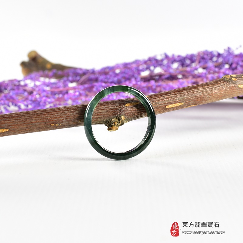 翡翠戒指|天然玉石玉戒・日常配戴與送禮款式|圓滿和合・平安順遂・吉祥如意・福氣常伴・情緣長久|翡翠玉戒・版指戒・板指戒・結婚戒指・男女對戒・情侶對戒|可客製化訂做各式翡翠戒指、吊墜、玉珮與項鍊|RNG1118|商品照片與資料介紹 6 翡翠戒指|天然玉石玉戒・日常配戴與送禮款式|圓滿和合・平安順遂・吉祥如意・福氣常伴・情緣長久|翡翠玉戒・版指戒・板指戒・結婚戒指・男女對戒・情侶對戒|可客製化訂做各式翡翠戒指、吊墜、玉珮與項鍊|RNG1118|商品照片與資料介紹 6