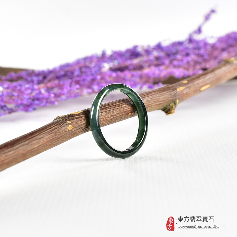 翡翠戒指|天然玉石玉戒・日常配戴與送禮款式|圓滿和合・平安順遂・吉祥如意・福氣常伴・情緣長久|翡翠玉戒・版指戒・板指戒・結婚戒指・男女對戒・情侶對戒|可客製化訂做各式翡翠戒指、吊墜、玉珮與項鍊|RNG1118|商品照片與資料介紹 7 翡翠戒指|天然玉石玉戒・日常配戴與送禮款式|圓滿和合・平安順遂・吉祥如意・福氣常伴・情緣長久|翡翠玉戒・版指戒・板指戒・結婚戒指・男女對戒・情侶對戒|可客製化訂做各式翡翠戒指、吊墜、玉珮與項鍊|RNG1118|商品照片與資料介紹 7