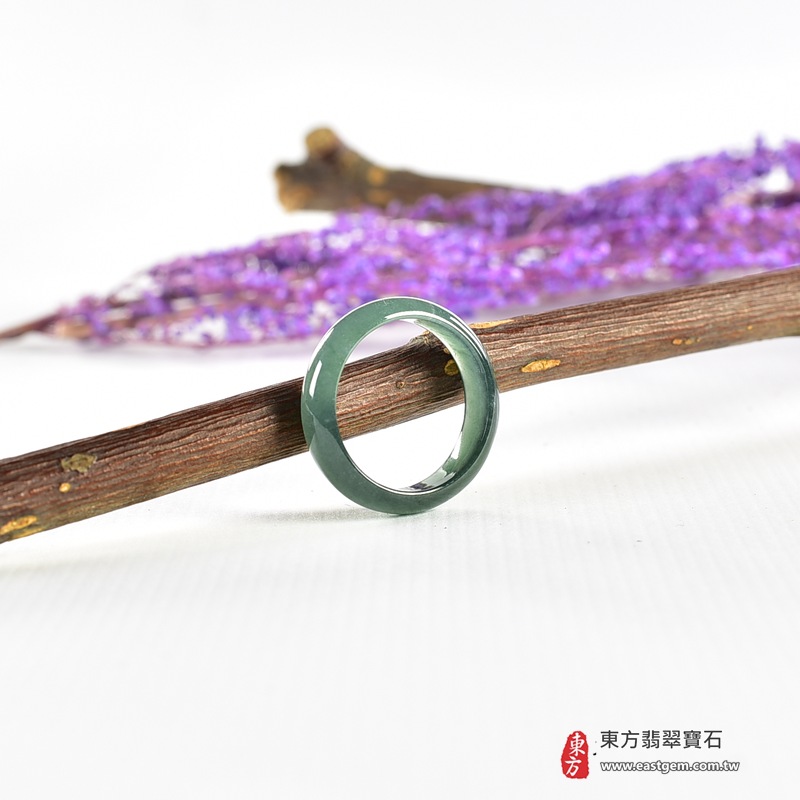 翡翠戒指|天然玉石玉戒・日常配戴與送禮款式|圓滿和合・平安順遂・吉祥如意・福氣常伴・情緣長久|翡翠玉戒・版指戒・板指戒・結婚戒指・男女對戒・情侶對戒|可客製化訂做各式翡翠戒指、吊墜、玉珮與項鍊|RNG1119|商品照片與資料介紹 4 翡翠戒指|天然玉石玉戒・日常配戴與送禮款式|圓滿和合・平安順遂・吉祥如意・福氣常伴・情緣長久|翡翠玉戒・版指戒・板指戒・結婚戒指・男女對戒・情侶對戒|可客製化訂做各式翡翠戒指、吊墜、玉珮與項鍊|RNG1119|商品照片與資料介紹 4