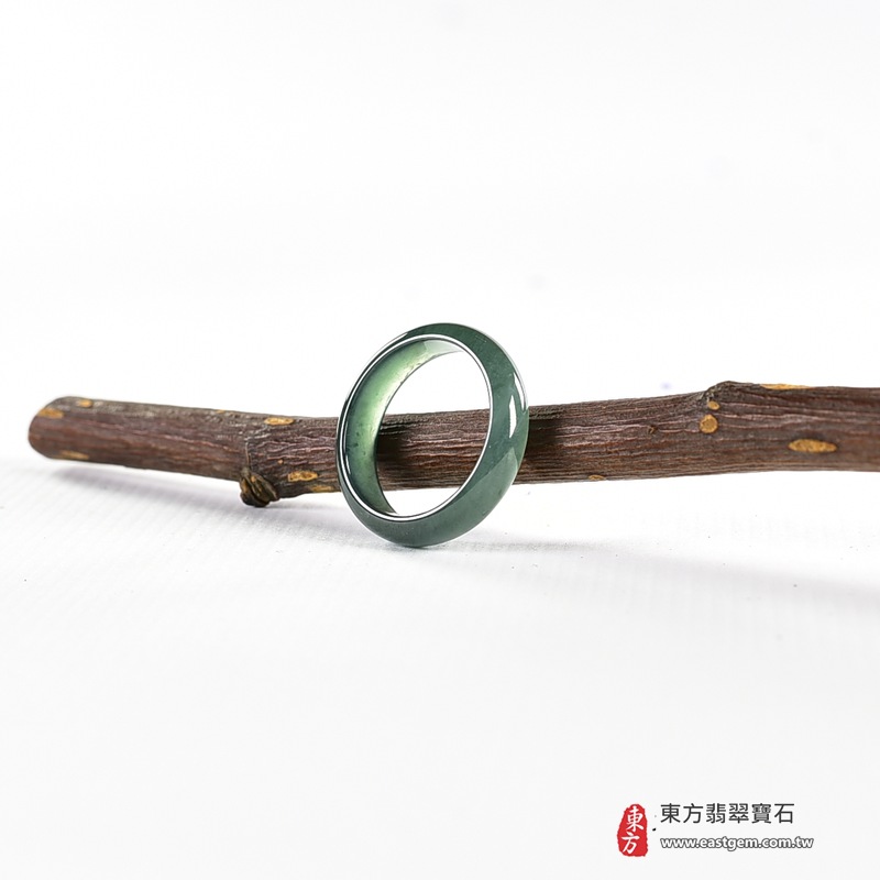 翡翠戒指|天然玉石玉戒・日常配戴與送禮款式|圓滿和合・平安順遂・吉祥如意・福氣常伴・情緣長久|翡翠玉戒・版指戒・板指戒・結婚戒指・男女對戒・情侶對戒|可客製化訂做各式翡翠戒指、吊墜、玉珮與項鍊|RNG1119|商品照片與資料介紹 7 翡翠戒指|天然玉石玉戒・日常配戴與送禮款式|圓滿和合・平安順遂・吉祥如意・福氣常伴・情緣長久|翡翠玉戒・版指戒・板指戒・結婚戒指・男女對戒・情侶對戒|可客製化訂做各式翡翠戒指、吊墜、玉珮與項鍊|RNG1119|商品照片與資料介紹 7