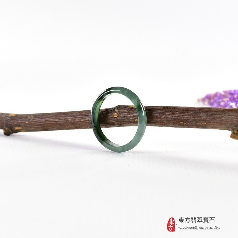 翡翠戒指|天然玉石玉戒・日常配戴與送禮款式|圓滿和合・平安順遂・吉祥如意・福氣常伴・情緣長久|翡翠玉戒・版指戒・板指戒・結婚戒指・男女對戒・情侶對戒|可客製化訂做各式翡翠戒指、吊墜、玉珮與項鍊|RNG1120|商品照片與資料介紹 3 翡翠戒指|天然玉石玉戒・日常配戴與送禮款式|圓滿和合・平安順遂・吉祥如意・福氣常伴・情緣長久|翡翠玉戒・版指戒・板指戒・結婚戒指・男女對戒・情侶對戒|可客製化訂做各式翡翠戒指、吊墜、玉珮與項鍊|RNG1120|商品照片與資料介紹 3