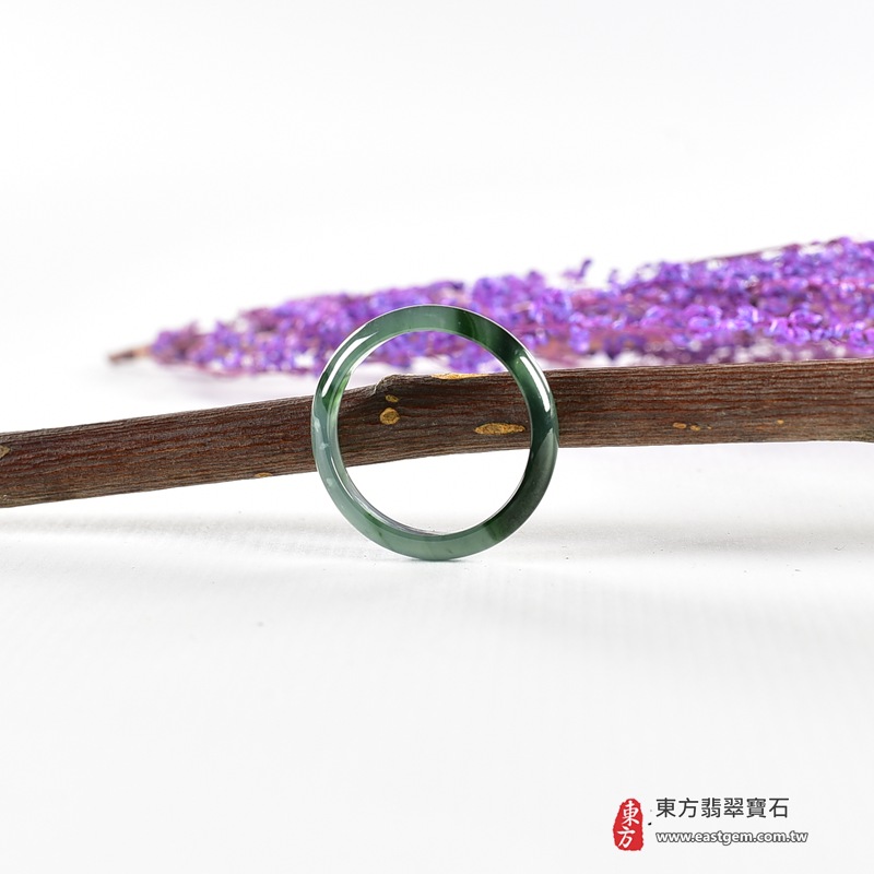 翡翠戒指|天然玉石玉戒・日常配戴與送禮款式|圓滿和合・平安順遂・吉祥如意・福氣常伴・情緣長久|翡翠玉戒・版指戒・板指戒・結婚戒指・男女對戒・情侶對戒|可客製化訂做各式翡翠戒指、吊墜、玉珮與項鍊|RNG1120|商品照片與資料介紹 4 翡翠戒指|天然玉石玉戒・日常配戴與送禮款式|圓滿和合・平安順遂・吉祥如意・福氣常伴・情緣長久|翡翠玉戒・版指戒・板指戒・結婚戒指・男女對戒・情侶對戒|可客製化訂做各式翡翠戒指、吊墜、玉珮與項鍊|RNG1120|商品照片與資料介紹 4