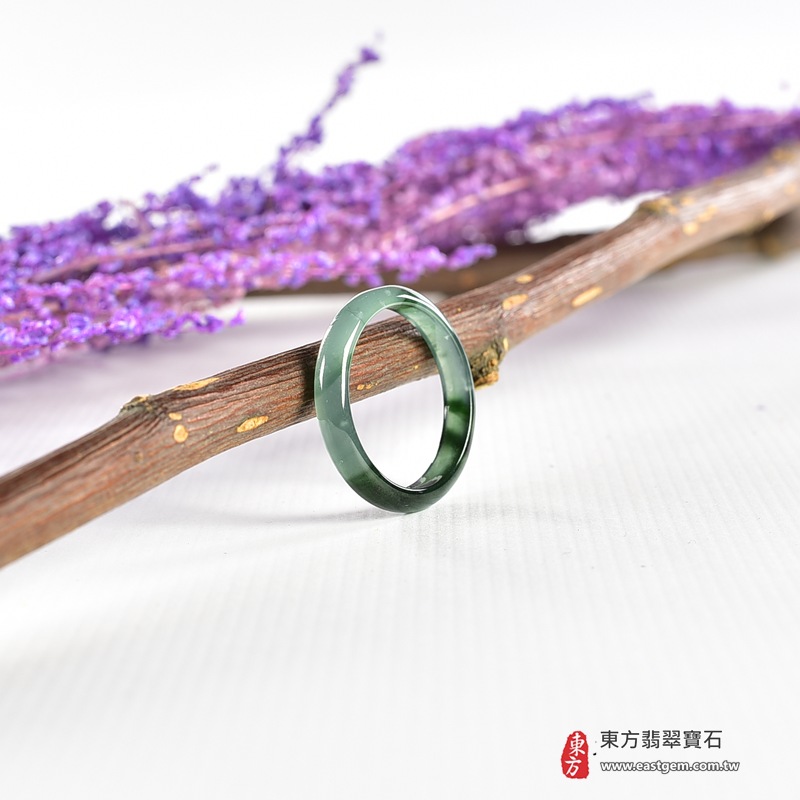 翡翠戒指|天然玉石玉戒・日常配戴與送禮款式|圓滿和合・平安順遂・吉祥如意・福氣常伴・情緣長久|翡翠玉戒・版指戒・板指戒・結婚戒指・男女對戒・情侶對戒|可客製化訂做各式翡翠戒指、吊墜、玉珮與項鍊|RNG1120|商品照片與資料介紹 7 翡翠戒指|天然玉石玉戒・日常配戴與送禮款式|圓滿和合・平安順遂・吉祥如意・福氣常伴・情緣長久|翡翠玉戒・版指戒・板指戒・結婚戒指・男女對戒・情侶對戒|可客製化訂做各式翡翠戒指、吊墜、玉珮與項鍊|RNG1120|商品照片與資料介紹 7