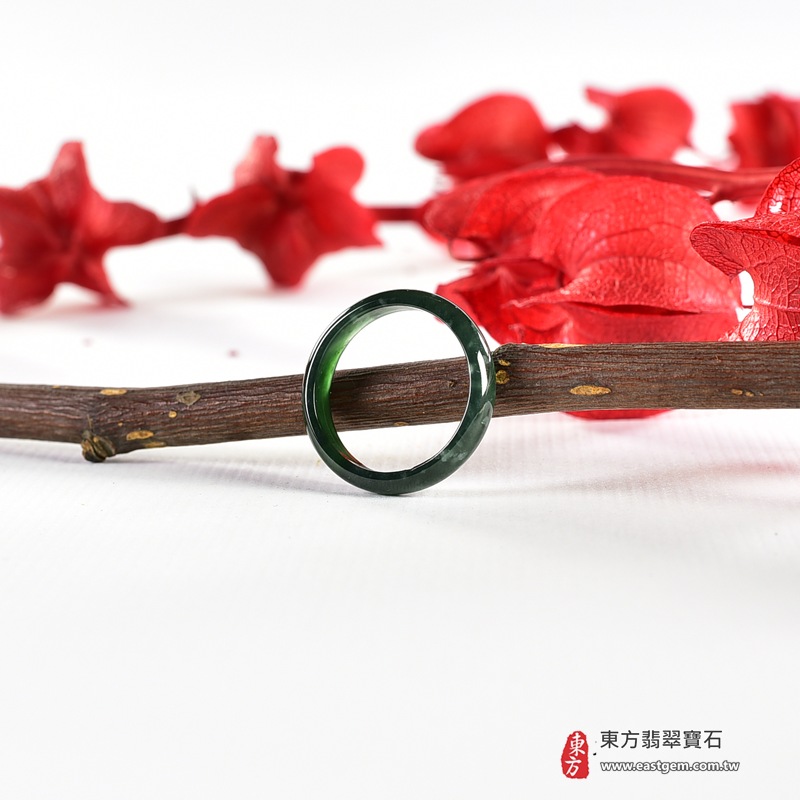 翡翠戒指|天然玉石玉戒・日常配戴與送禮款式|圓滿和合・平安順遂・吉祥如意・福氣常伴・情緣長久|翡翠玉戒・版指戒・板指戒・結婚戒指・男女對戒・情侶對戒|可客製化訂做各式翡翠戒指、吊墜、玉珮與項鍊|RNG1121|商品照片與資料介紹 6 翡翠戒指|天然玉石玉戒・日常配戴與送禮款式|圓滿和合・平安順遂・吉祥如意・福氣常伴・情緣長久|翡翠玉戒・版指戒・板指戒・結婚戒指・男女對戒・情侶對戒|可客製化訂做各式翡翠戒指、吊墜、玉珮與項鍊|RNG1121|商品照片與資料介紹 6