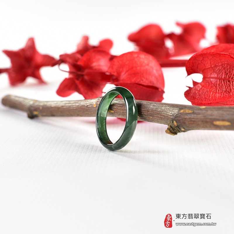翡翠戒指|天然玉石玉戒・日常配戴與送禮款式|圓滿和合・平安順遂・吉祥如意・福氣常伴・情緣長久|翡翠玉戒・版指戒・板指戒・結婚戒指・男女對戒・情侶對戒|可客製化訂做各式翡翠戒指、吊墜、玉珮與項鍊|RNG1121|商品照片與資料介紹 7 翡翠戒指|天然玉石玉戒・日常配戴與送禮款式|圓滿和合・平安順遂・吉祥如意・福氣常伴・情緣長久|翡翠玉戒・版指戒・板指戒・結婚戒指・男女對戒・情侶對戒|可客製化訂做各式翡翠戒指、吊墜、玉珮與項鍊|RNG1121|商品照片與資料介紹 7