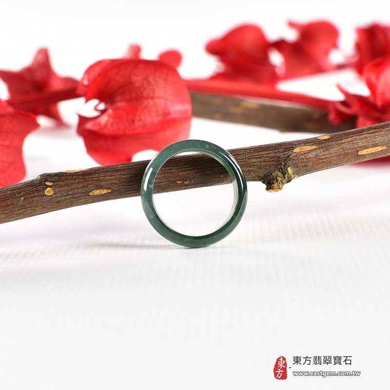 翡翠戒指|天然玉石玉戒・日常配戴與送禮款式|圓滿和合・平安順遂・吉祥如意・福氣常伴・情緣長久|翡翠玉戒・版指戒・板指戒・結婚戒指・男女對戒・情侶對戒|可客製化訂做各式翡翠戒指、吊墜、玉珮與項鍊|RNG1122|商品照片與資料介紹 6 翡翠戒指|天然玉石玉戒・日常配戴與送禮款式|圓滿和合・平安順遂・吉祥如意・福氣常伴・情緣長久|翡翠玉戒・版指戒・板指戒・結婚戒指・男女對戒・情侶對戒|可客製化訂做各式翡翠戒指、吊墜、玉珮與項鍊|RNG1122|商品照片與資料介紹 6