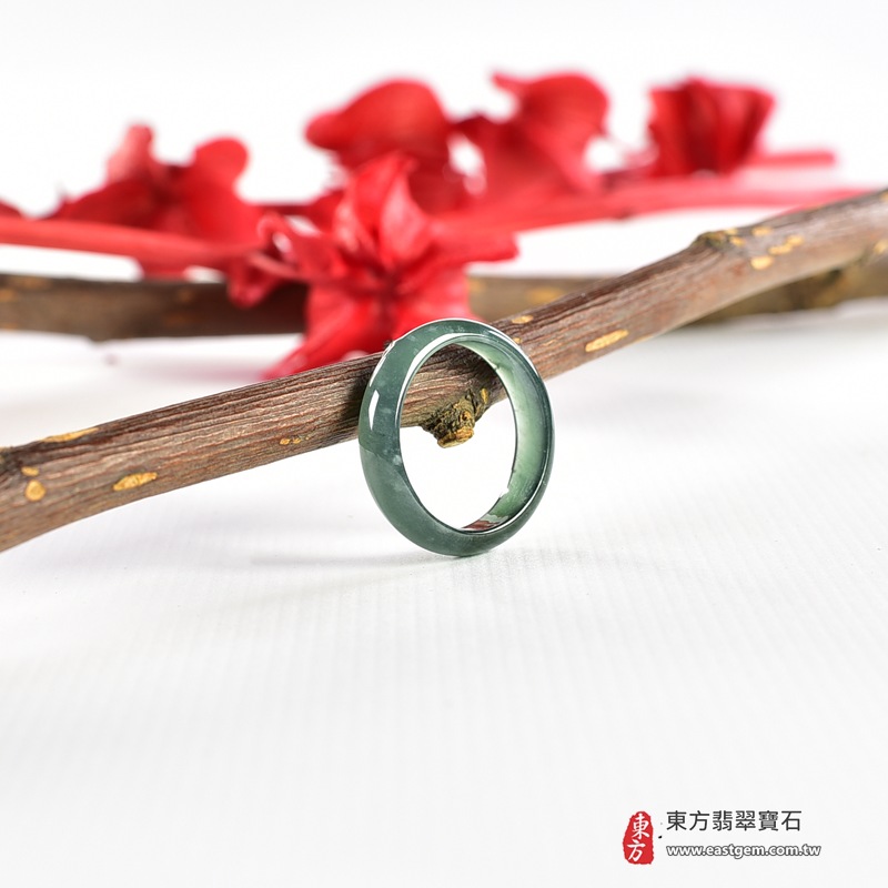 翡翠戒指|天然玉石玉戒・日常配戴與送禮款式|圓滿和合・平安順遂・吉祥如意・福氣常伴・情緣長久|翡翠玉戒・版指戒・板指戒・結婚戒指・男女對戒・情侶對戒|可客製化訂做各式翡翠戒指、吊墜、玉珮與項鍊|RNG1122|商品照片與資料介紹 8 翡翠戒指|天然玉石玉戒・日常配戴與送禮款式|圓滿和合・平安順遂・吉祥如意・福氣常伴・情緣長久|翡翠玉戒・版指戒・板指戒・結婚戒指・男女對戒・情侶對戒|可客製化訂做各式翡翠戒指、吊墜、玉珮與項鍊|RNG1122|商品照片與資料介紹 8