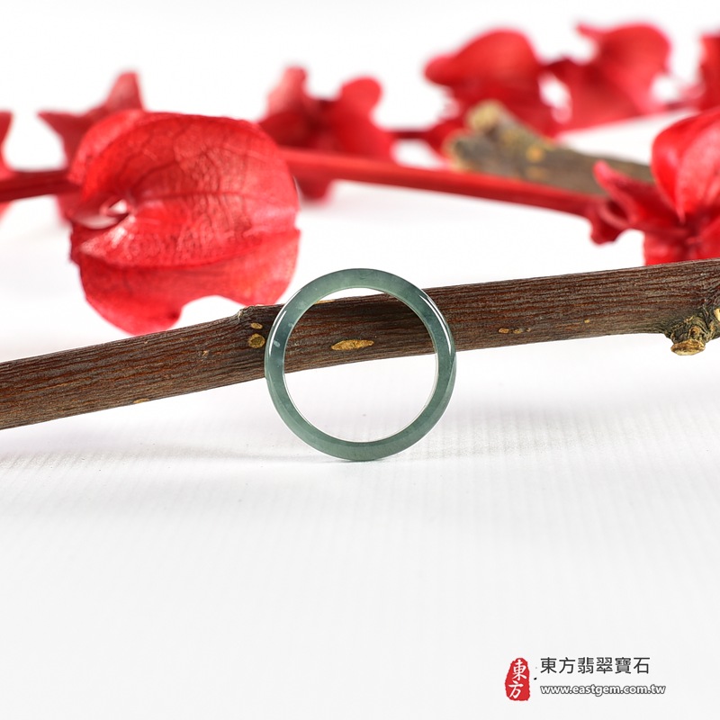 翡翠戒指|天然玉石玉戒・日常配戴與送禮款式|圓滿和合・平安順遂・吉祥如意・福氣常伴・情緣長久|翡翠玉戒・版指戒・板指戒・結婚戒指・男女對戒・情侶對戒|可客製化訂做各式翡翠戒指、吊墜、玉珮與項鍊|RNG1123|商品照片與資料介紹 5 翡翠戒指|天然玉石玉戒・日常配戴與送禮款式|圓滿和合・平安順遂・吉祥如意・福氣常伴・情緣長久|翡翠玉戒・版指戒・板指戒・結婚戒指・男女對戒・情侶對戒|可客製化訂做各式翡翠戒指、吊墜、玉珮與項鍊|RNG1123|商品照片與資料介紹 5