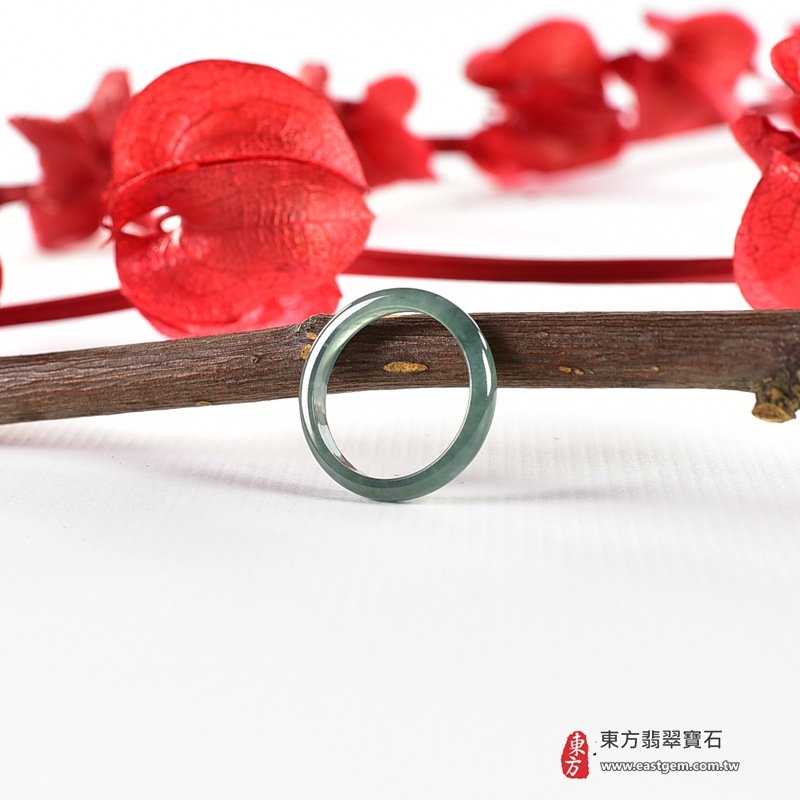 翡翠戒指|天然玉石玉戒・日常配戴與送禮款式|圓滿和合・平安順遂・吉祥如意・福氣常伴・情緣長久|翡翠玉戒・版指戒・板指戒・結婚戒指・男女對戒・情侶對戒|可客製化訂做各式翡翠戒指、吊墜、玉珮與項鍊|RNG1123|商品照片與資料介紹 6 翡翠戒指|天然玉石玉戒・日常配戴與送禮款式|圓滿和合・平安順遂・吉祥如意・福氣常伴・情緣長久|翡翠玉戒・版指戒・板指戒・結婚戒指・男女對戒・情侶對戒|可客製化訂做各式翡翠戒指、吊墜、玉珮與項鍊|RNG1123|商品照片與資料介紹 6