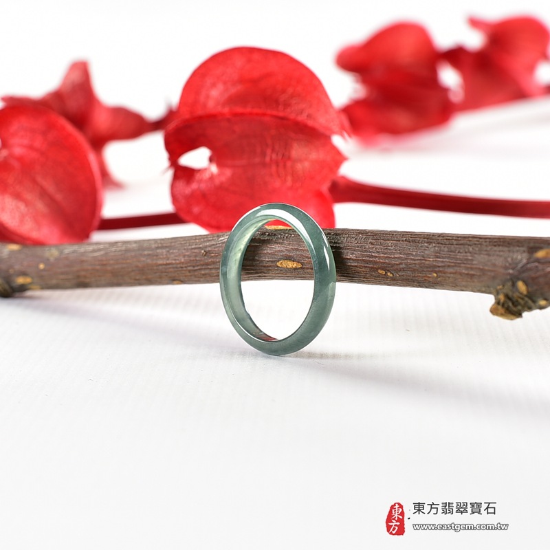 翡翠戒指|天然玉石玉戒・日常配戴與送禮款式|圓滿和合・平安順遂・吉祥如意・福氣常伴・情緣長久|翡翠玉戒・版指戒・板指戒・結婚戒指・男女對戒・情侶對戒|可客製化訂做各式翡翠戒指、吊墜、玉珮與項鍊|RNG1123|商品照片與資料介紹 7 翡翠戒指|天然玉石玉戒・日常配戴與送禮款式|圓滿和合・平安順遂・吉祥如意・福氣常伴・情緣長久|翡翠玉戒・版指戒・板指戒・結婚戒指・男女對戒・情侶對戒|可客製化訂做各式翡翠戒指、吊墜、玉珮與項鍊|RNG1123|商品照片與資料介紹 7