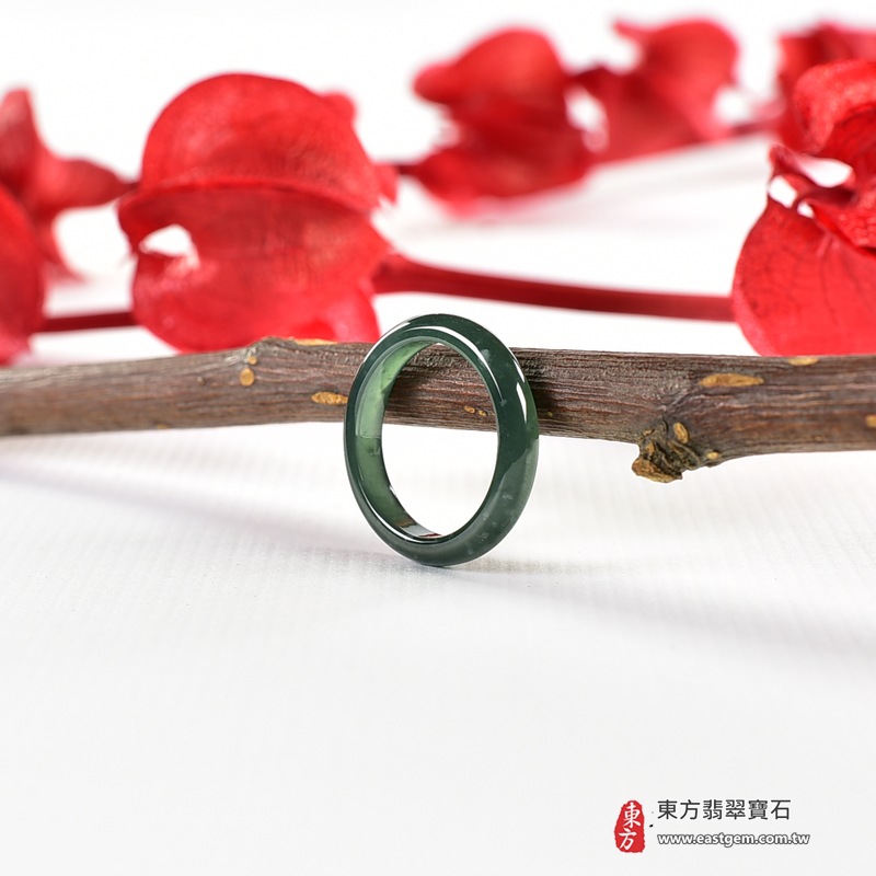 翡翠戒指|天然玉石玉戒・日常配戴與送禮款式|圓滿和合・平安順遂・吉祥如意・福氣常伴・情緣長久|翡翠玉戒・版指戒・板指戒・結婚戒指・男女對戒・情侶對戒|可客製化訂做各式翡翠戒指、吊墜、玉珮與項鍊|RNG1124|商品照片與資料介紹 3 翡翠戒指|天然玉石玉戒・日常配戴與送禮款式|圓滿和合・平安順遂・吉祥如意・福氣常伴・情緣長久|翡翠玉戒・版指戒・板指戒・結婚戒指・男女對戒・情侶對戒|可客製化訂做各式翡翠戒指、吊墜、玉珮與項鍊|RNG1124|商品照片與資料介紹 3