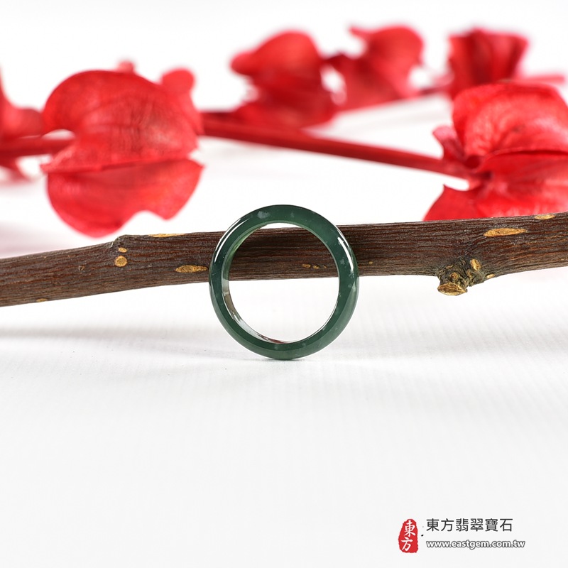 翡翠戒指|天然玉石玉戒・日常配戴與送禮款式|圓滿和合・平安順遂・吉祥如意・福氣常伴・情緣長久|翡翠玉戒・版指戒・板指戒・結婚戒指・男女對戒・情侶對戒|可客製化訂做各式翡翠戒指、吊墜、玉珮與項鍊|RNG1124|商品照片與資料介紹 4 翡翠戒指|天然玉石玉戒・日常配戴與送禮款式|圓滿和合・平安順遂・吉祥如意・福氣常伴・情緣長久|翡翠玉戒・版指戒・板指戒・結婚戒指・男女對戒・情侶對戒|可客製化訂做各式翡翠戒指、吊墜、玉珮與項鍊|RNG1124|商品照片與資料介紹 4