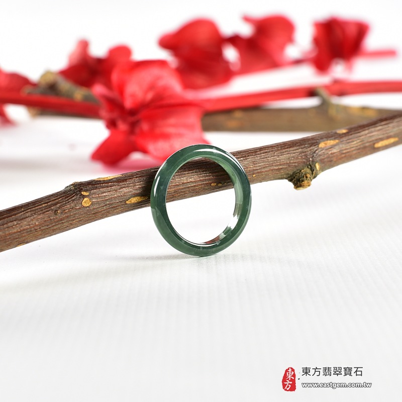 翡翠戒指|天然玉石玉戒・日常配戴與送禮款式|圓滿和合・平安順遂・吉祥如意・福氣常伴・情緣長久|翡翠玉戒・版指戒・板指戒・結婚戒指・男女對戒・情侶對戒|可客製化訂做各式翡翠戒指、吊墜、玉珮與項鍊|RNG1124|商品照片與資料介紹 6 翡翠戒指|天然玉石玉戒・日常配戴與送禮款式|圓滿和合・平安順遂・吉祥如意・福氣常伴・情緣長久|翡翠玉戒・版指戒・板指戒・結婚戒指・男女對戒・情侶對戒|可客製化訂做各式翡翠戒指、吊墜、玉珮與項鍊|RNG1124|商品照片與資料介紹 6