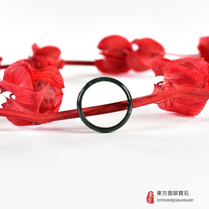 翡翠戒指|天然玉石玉戒・日常配戴與送禮款式|圓滿和合・平安順遂・吉祥如意・福氣常伴・情緣長久|翡翠玉戒・版指戒・板指戒・結婚戒指・男女對戒・情侶對戒|可客製化訂做各式翡翠戒指、吊墜、玉珮與項鍊|RNG1125|商品照片與資料介紹 5 翡翠戒指|天然玉石玉戒・日常配戴與送禮款式|圓滿和合・平安順遂・吉祥如意・福氣常伴・情緣長久|翡翠玉戒・版指戒・板指戒・結婚戒指・男女對戒・情侶對戒|可客製化訂做各式翡翠戒指、吊墜、玉珮與項鍊|RNG1125|商品照片與資料介紹 5
