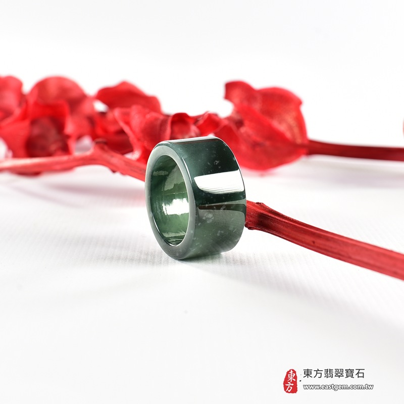 翡翠戒指|天然玉石玉戒・日常配戴與送禮款式|圓滿和合・平安順遂・吉祥如意・福氣常伴・情緣長久|翡翠玉戒・版指戒・板指戒・結婚戒指・男女對戒・情侶對戒|可客製化訂做各式翡翠戒指、吊墜、玉珮與項鍊|RNG1129|商品照片與資料介紹 7 翡翠戒指|天然玉石玉戒・日常配戴與送禮款式|圓滿和合・平安順遂・吉祥如意・福氣常伴・情緣長久|翡翠玉戒・版指戒・板指戒・結婚戒指・男女對戒・情侶對戒|可客製化訂做各式翡翠戒指、吊墜、玉珮與項鍊|RNG1129|商品照片與資料介紹 7